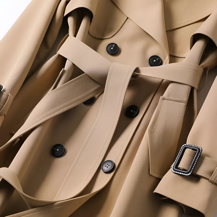 Rome | Elegant and fashionable trench coat