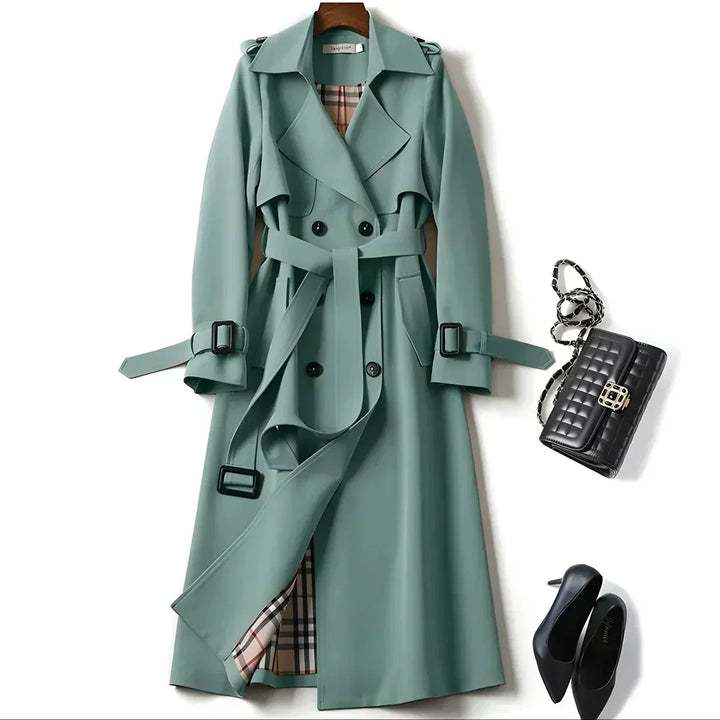 Rome | Elegant and fashionable trench coat